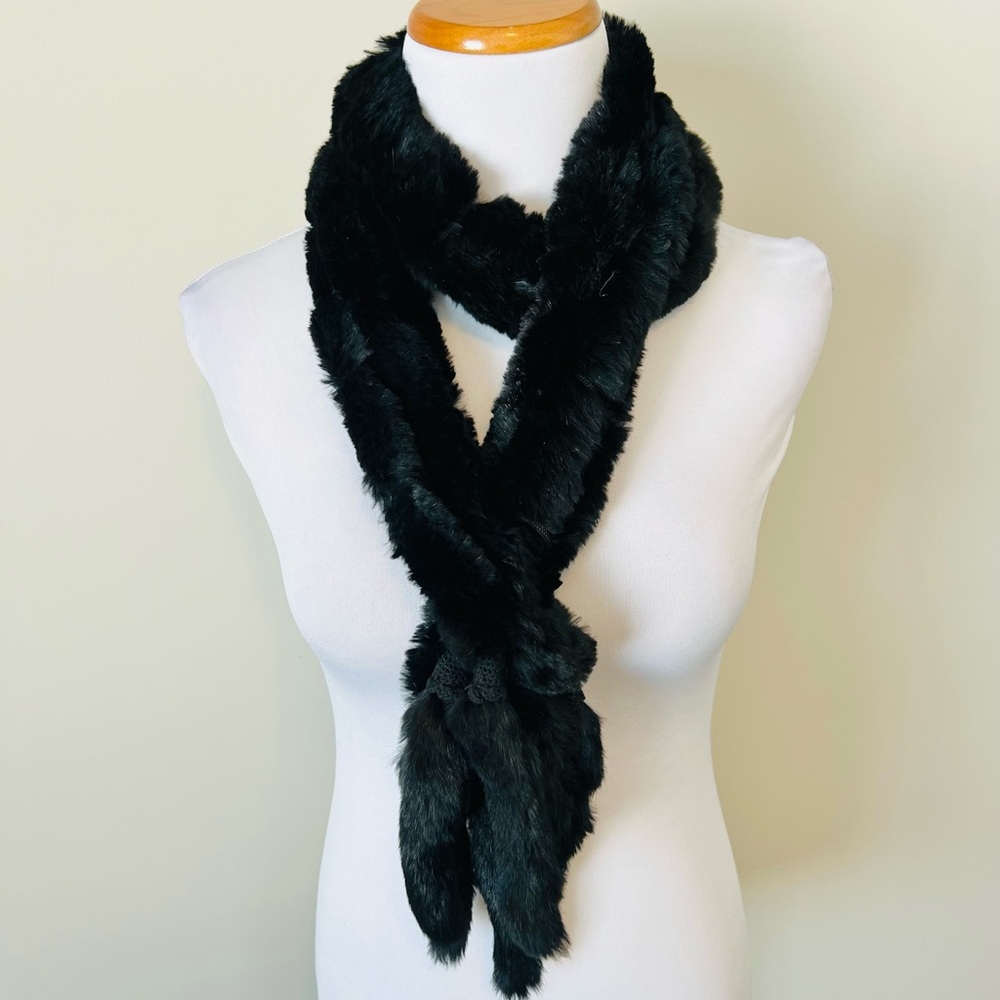 RABBUT FUR Ladder Scarf Neck Warmer Black